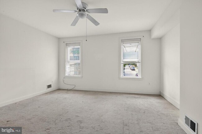 Building Photo - 219 Hermitage St
