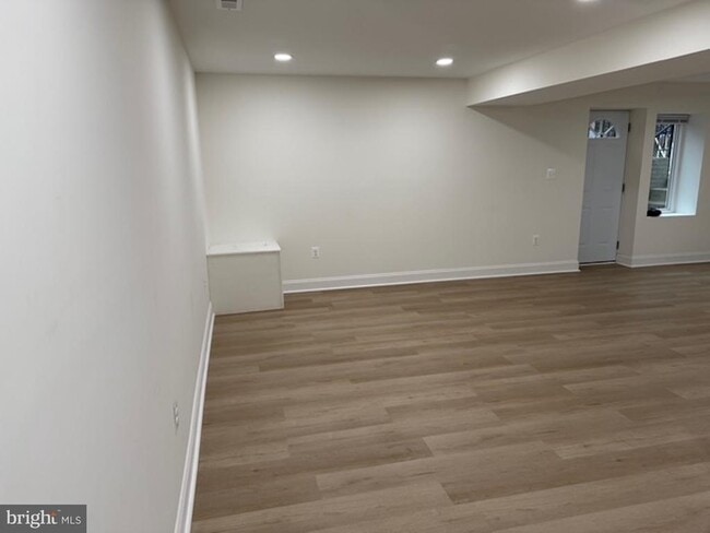 Building Photo - 6409 63rd Pl