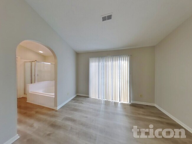 Building Photo - 6621 Pamona Cir