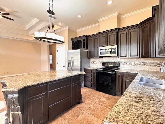 Building Photo - 512 Otero Dr