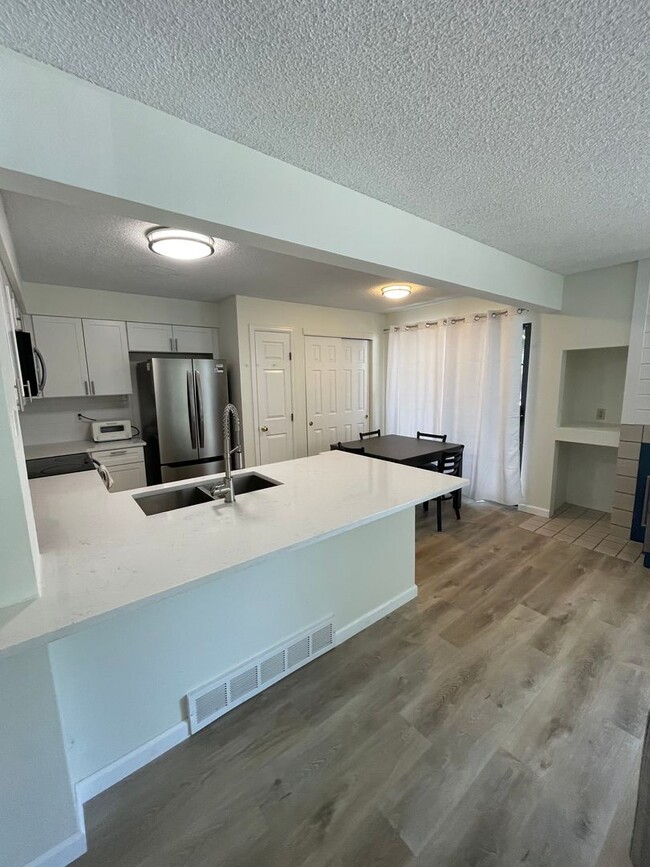 FULLY REMODELED 2 Bed 2 Bath condominium ... - FULLY REMODELED 2 Bed 2 Bath  condominium ...