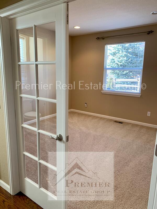 Building Photo - 5984 Revelstoke Dr