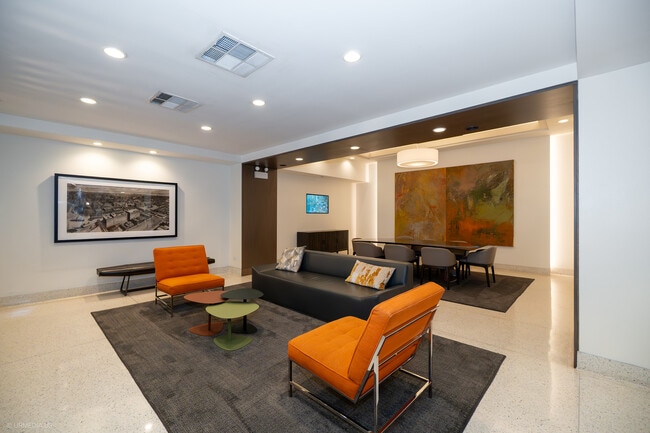 Building Photo - 165 N Canal St