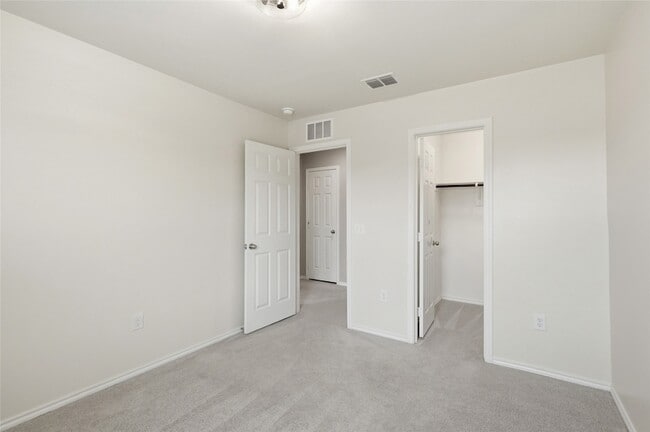 Building Photo - 412 Glenwick Ln
