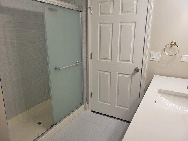 Building Photo - 817 S Kedzie Ave