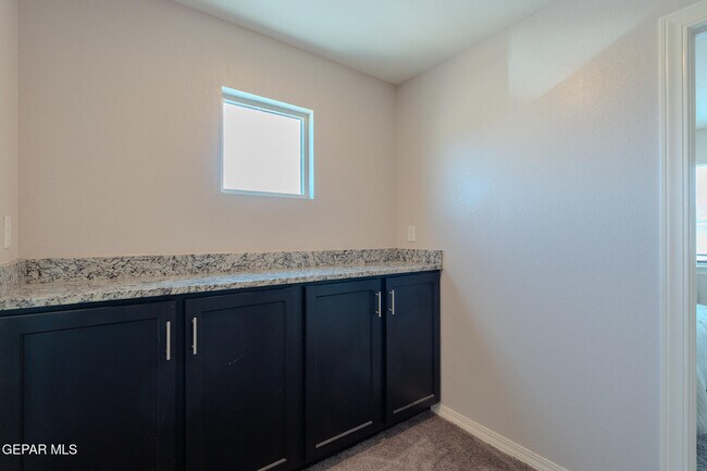 Building Photo - 305 Del Palmar