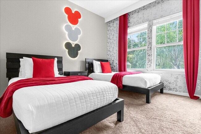 Building Photo - 5350 Diplomat Ct