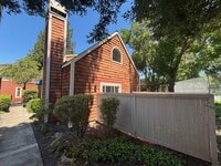 Building Photo - Updated 3 bedroom 2 bathroom Bennett Valle...