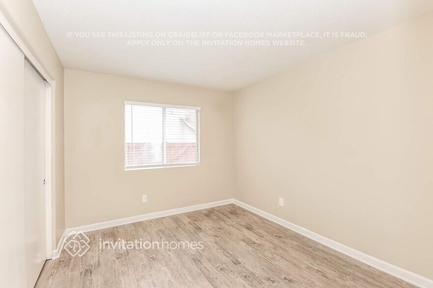 Building Photo - 15128 Versailles St