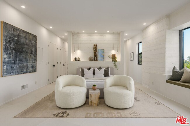 Building Photo - 8896 Lookout Mountain Ave