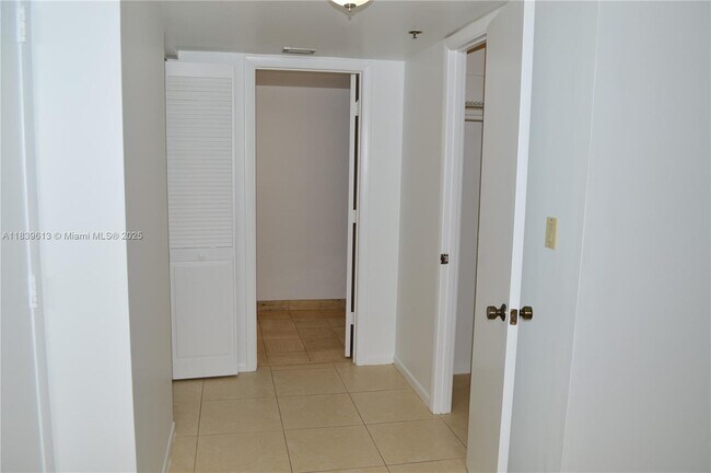 Building Photo - 1201 S Ocean Dr