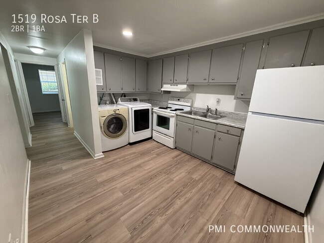 Building Photo - 1519 Rosa Terrace
