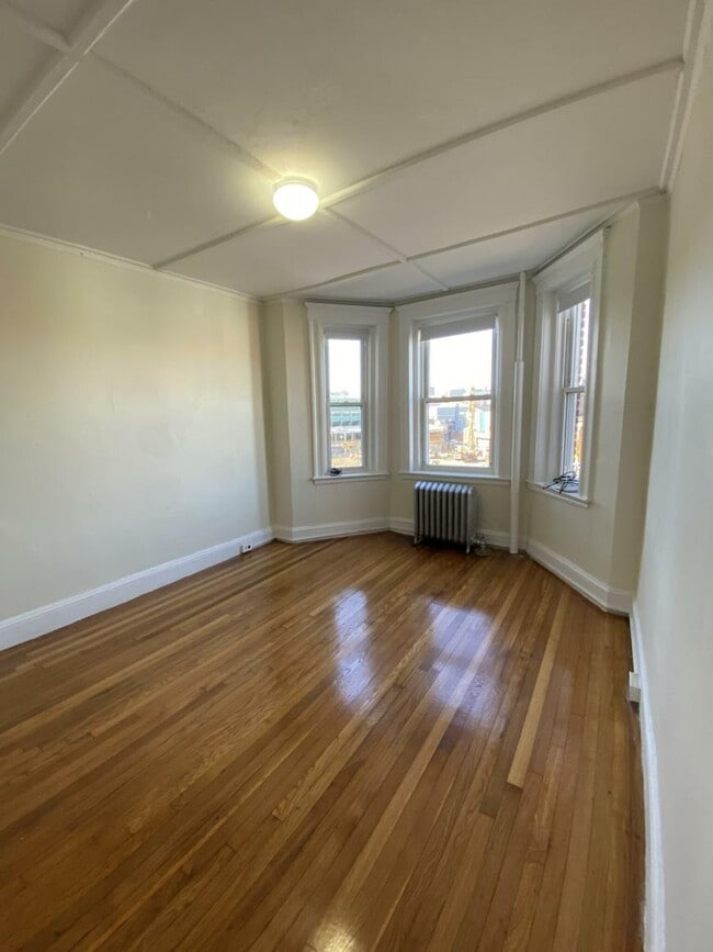 Building Photo - 1 bedroom in Boston MA 02215
