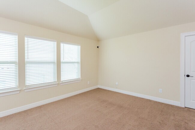 Building Photo - 6122 Garden Lakes Ln