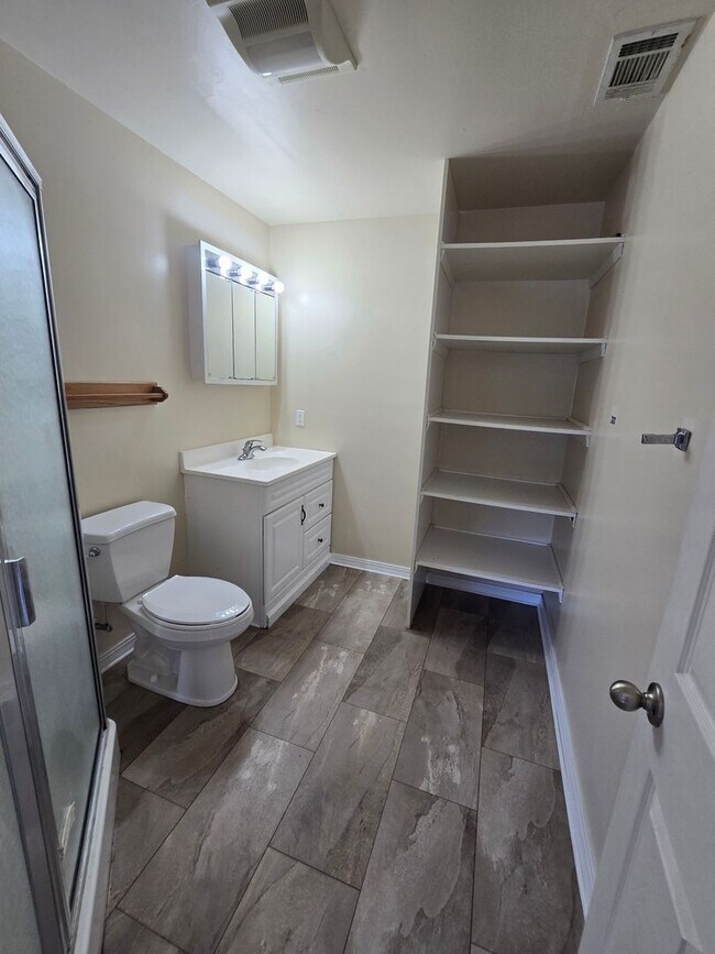 Building Photo - 3334 Michigan St