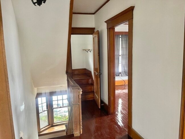 Building Photo - 47 Pleasant St