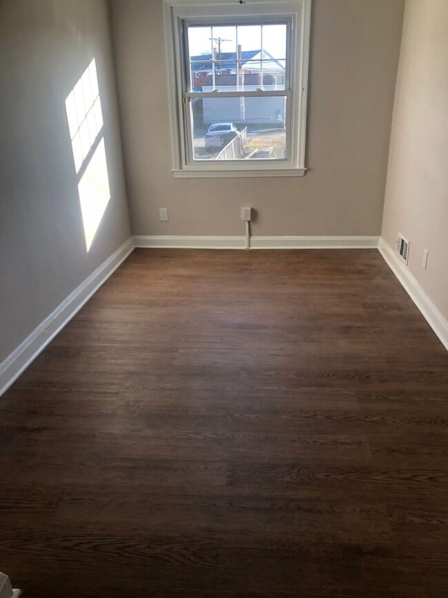 Building Photo - 3 Bedroom townhouse in Baltimore County Middlesex