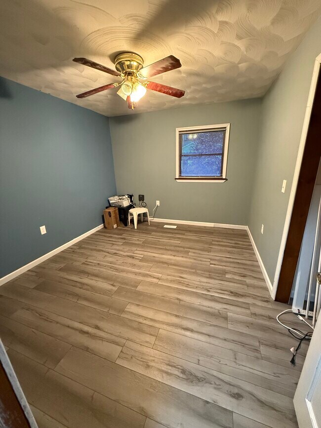 Building Photo - 10 Griffith St