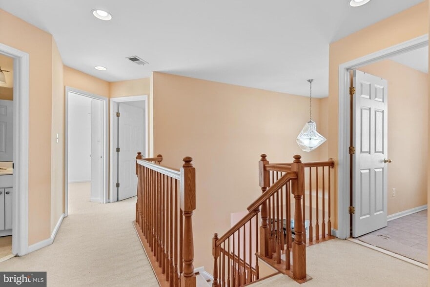 Building Photo - 3 E Thrush Dr