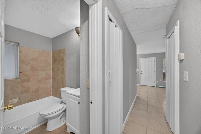 Building Photo - 4030 Leonard Cir E