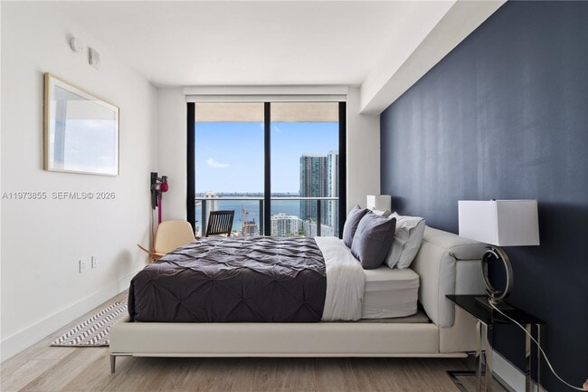 Building Photo - 121 NE 34th St