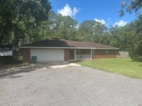 Building Photo - Sprawling Brick Ranch in Callahan