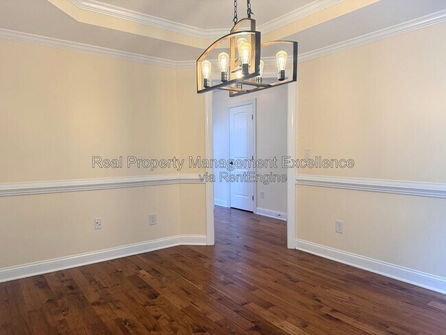 Building Photo - 305 Holly Thorn Trace