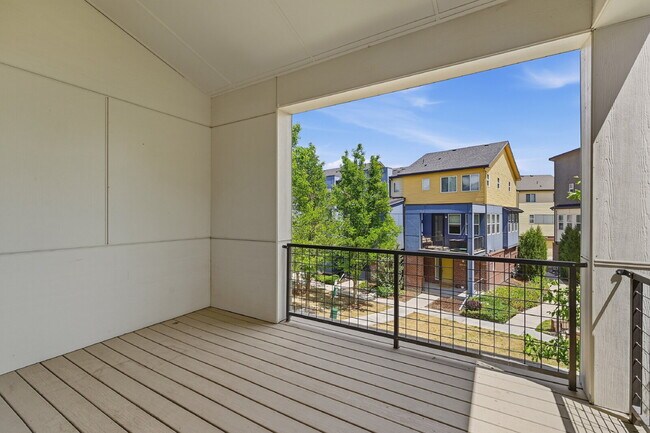 Building Photo - $2,495.95, Two Bedroom, 2.5 bathroom Townhome in Broomfield