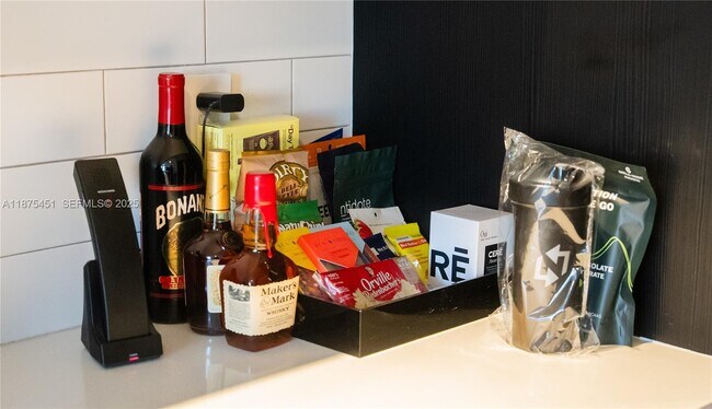 Building Photo - 398 NE 5th St