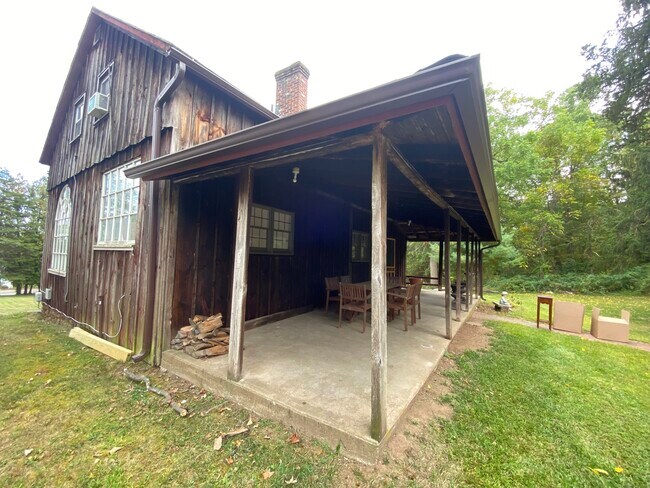 Building Photo - 143 Peters Ln