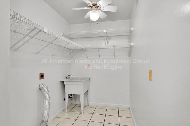 Building Photo - 20 Dogwood Ln