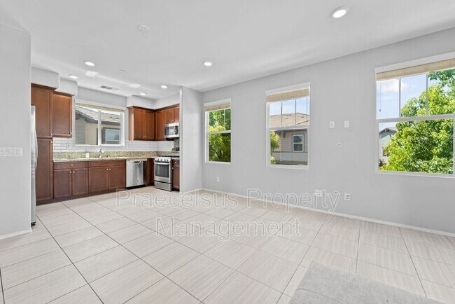 Building Photo - 2840 Athens Rd