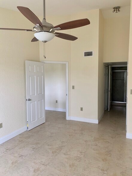 Building Photo - 2841 N Oakland Forest Dr