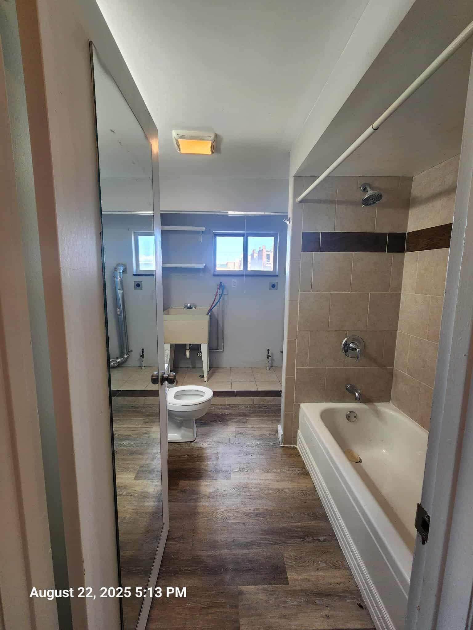 Building Photo - 424 Waddell Ave