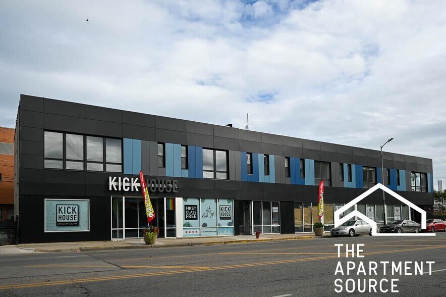 Building Photo - 4731 N Western Ave