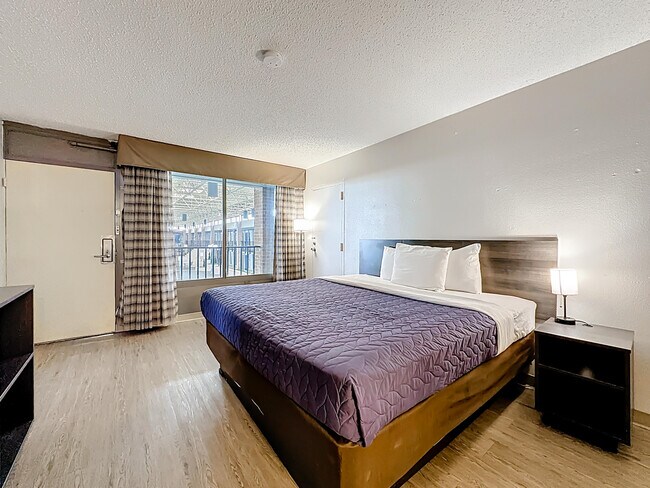 Building Photo - 910 Suemac Rd