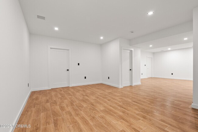 Building Photo - 459 Harnell Ave