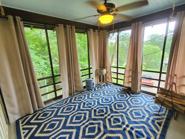 Building Photo - 829 Texas Ave