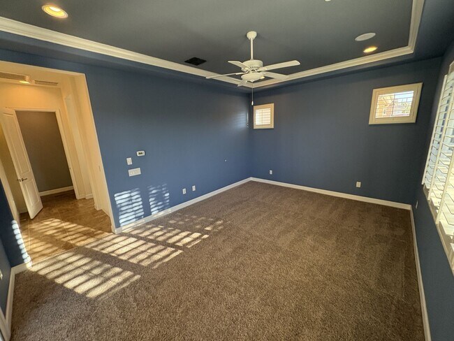 Building Photo - Dove Mountain 4 bedroom with Den 3,277 sq ft 3 car tandem garage