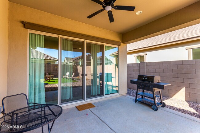 Building Photo - 22433 E Cattle Dr