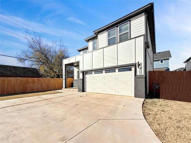 Building Photo - 2608 Crescent Ave