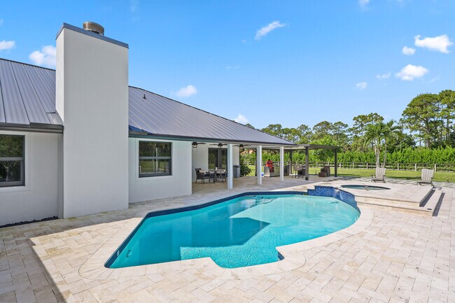 Building Photo - 14704 Black Bear Rd