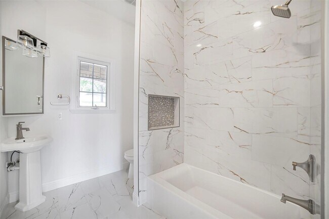 Building Photo - 10903 Centennial Trail