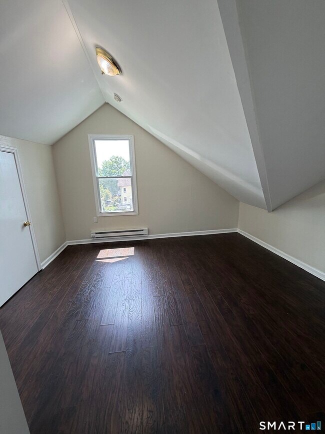 Building Photo - 306 Judson Pl