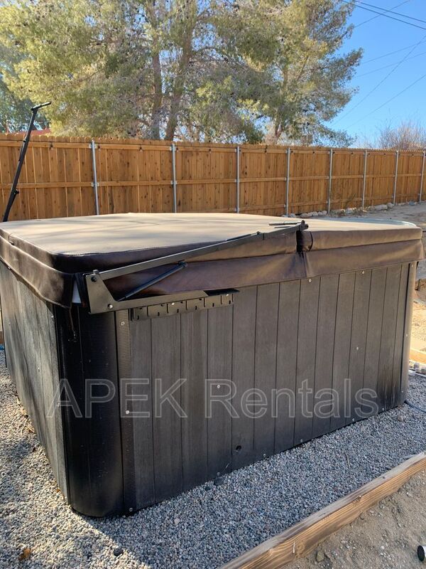 Building Photo - 61493 Desert Air Rd