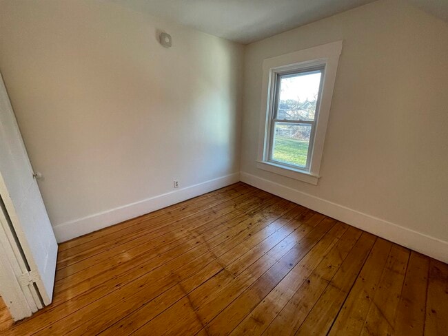 Building Photo - 87 Granger St