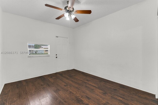 Building Photo - 608 SW 76th Terrace