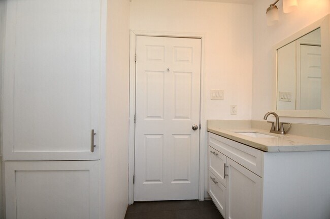 Building Photo - 3803 Arbor St