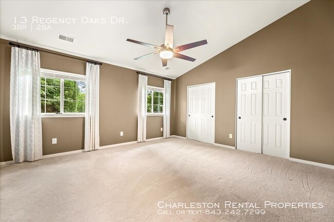 Building Photo - 13 Regency Oaks Dr