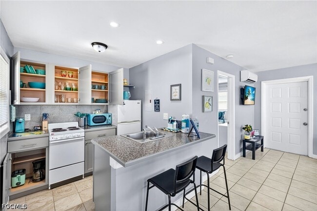 Building Photo - 4831 Tudor Dr